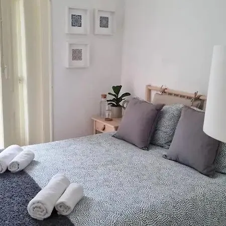 Δωμάτια σε οικογενειακή κατοικία Private In Baixa With Balcony *