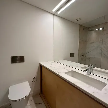 Private In Baixa With Balcony Δωμάτια σε οικογενειακή κατοικία Lisboa