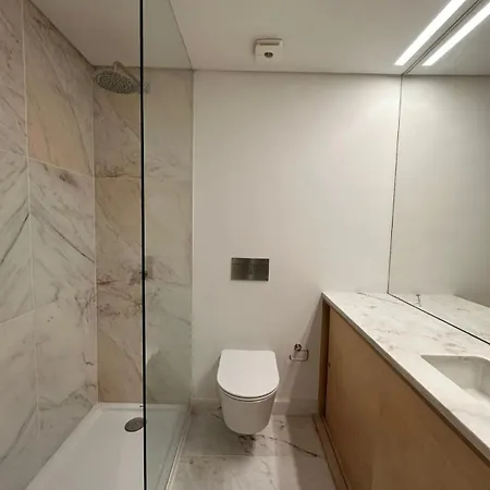 Private In Baixa With Balcony